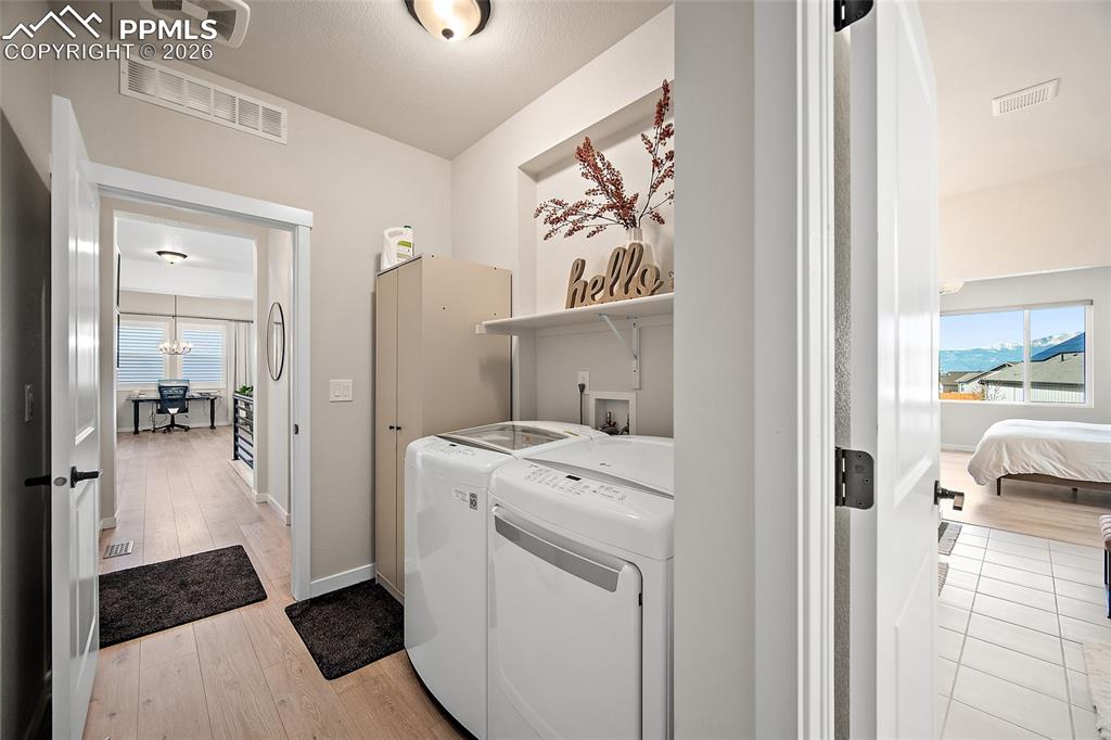 Image 27 of 45: Laundry