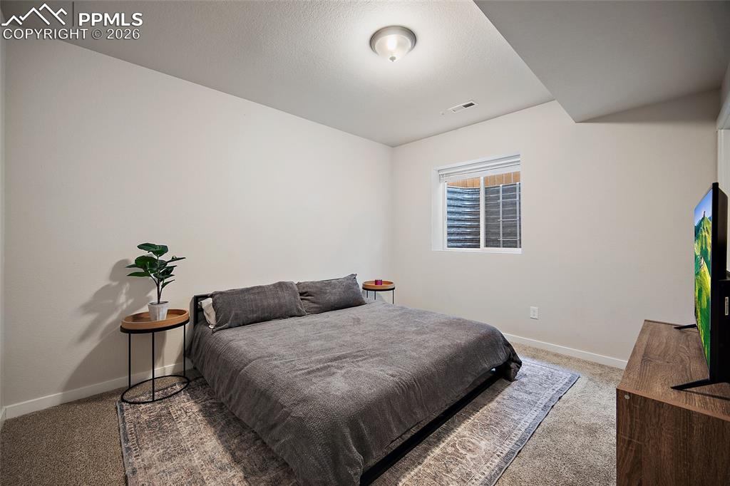 Image 35 of 45: Bedroom