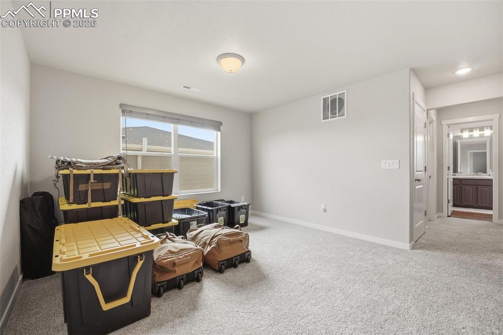 Image 19 of 50: Sitting Room