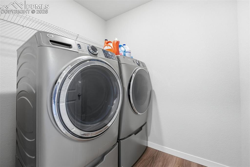 Image 20 of 50: Laundry