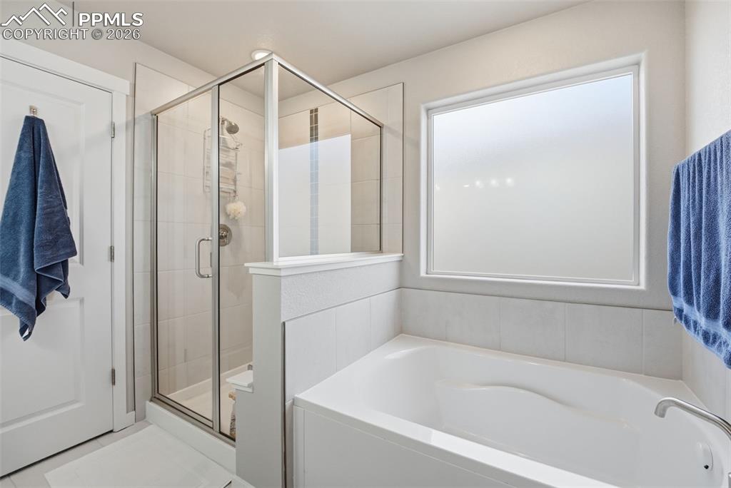 Image 27 of 50: Bathroom