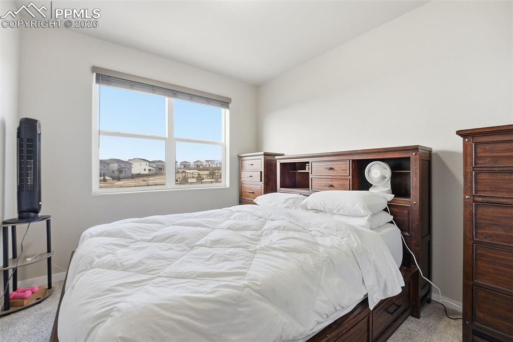 Image 28 of 50: Bedroom