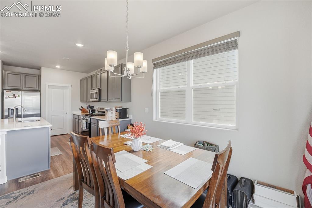 Image 9 of 50: Dining Area