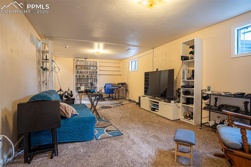 Image 14 of 26: Living Room