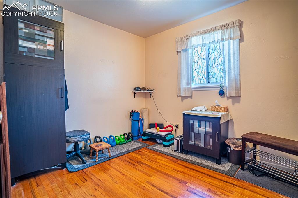 Image 9 of 26: Bedroom