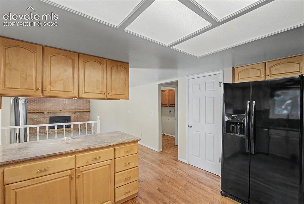Image 14 of 49: Kitchen