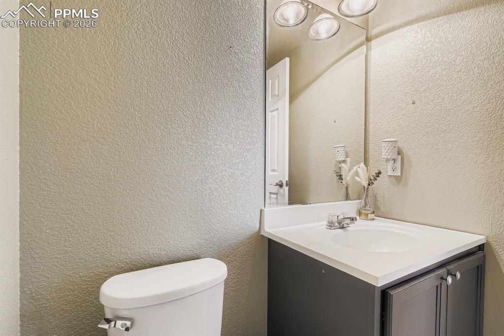 Image 21 of 30: Bathroom