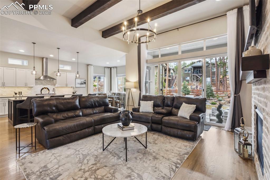 Image 7 of 48: Beautiful wood beam ceiling