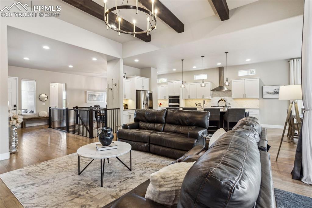 Image 9 of 48: Open floor plan, great for entertaining