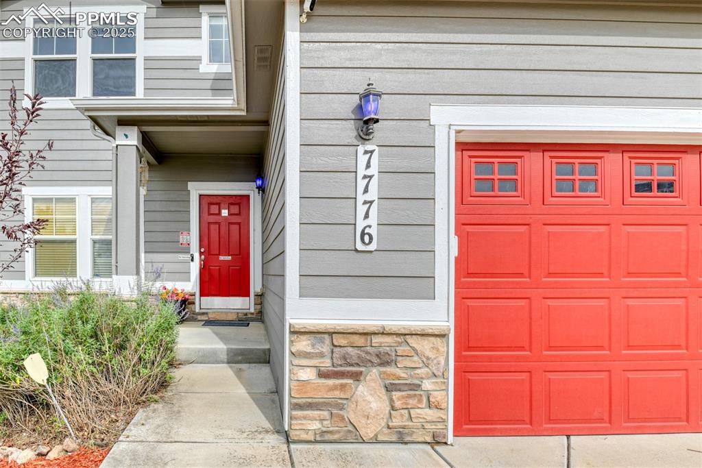 Image 4 of 31: Entry