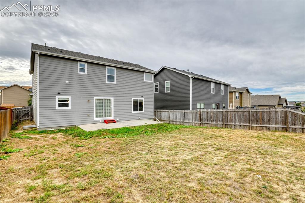 Image 5 of 31: Back of Structure