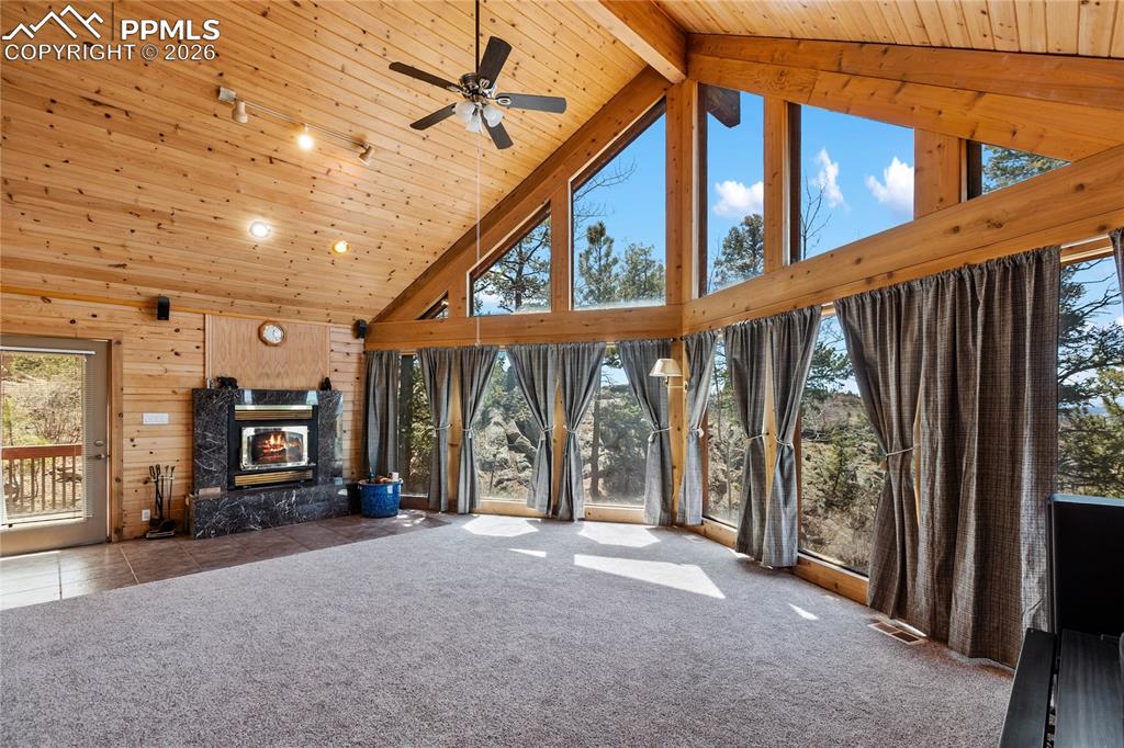 Image 11 of 45: Living Room