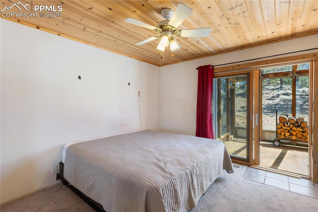 Image 21 of 45: Kitchen