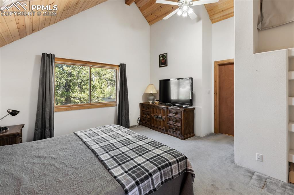 Image 24 of 45: Sun Room