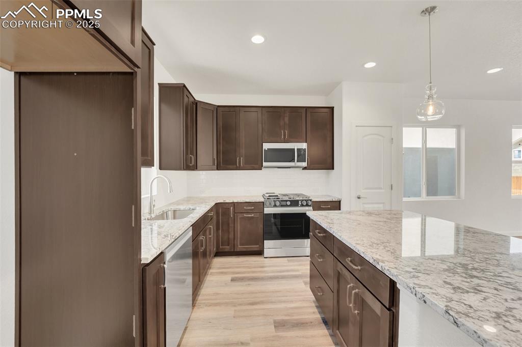 Image 11 of 35: Kitchen