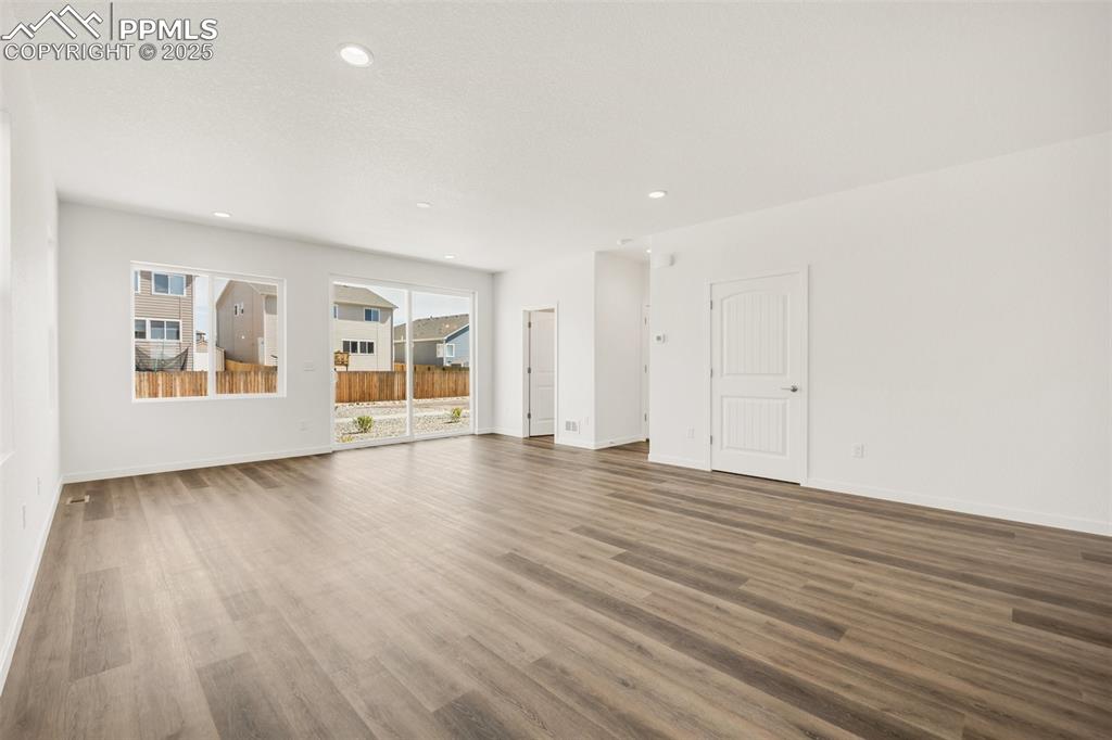 Image 14 of 35: Great Room