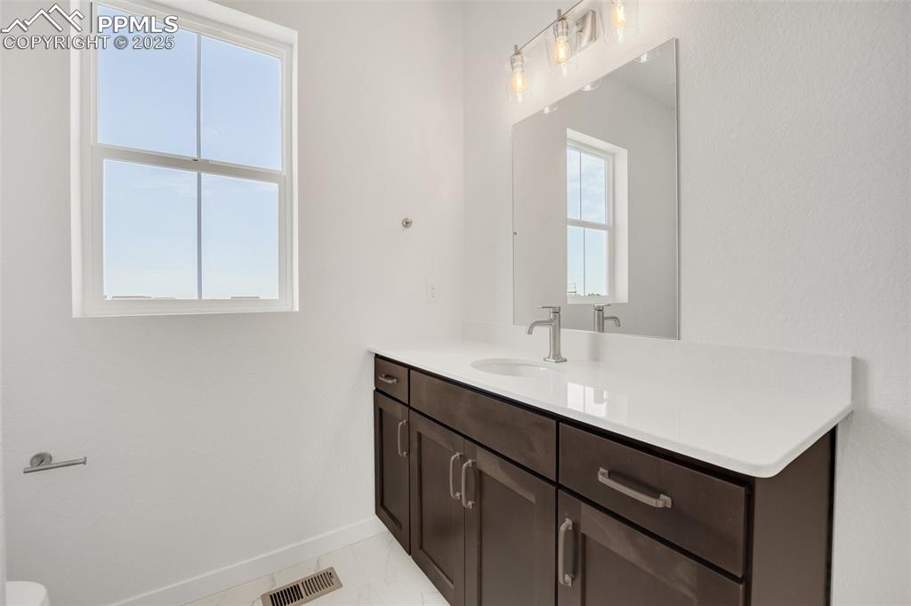 Image 18 of 35: Upper level