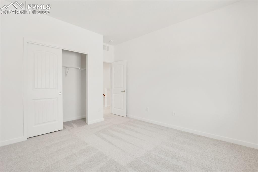 Image 26 of 35: Bedroom