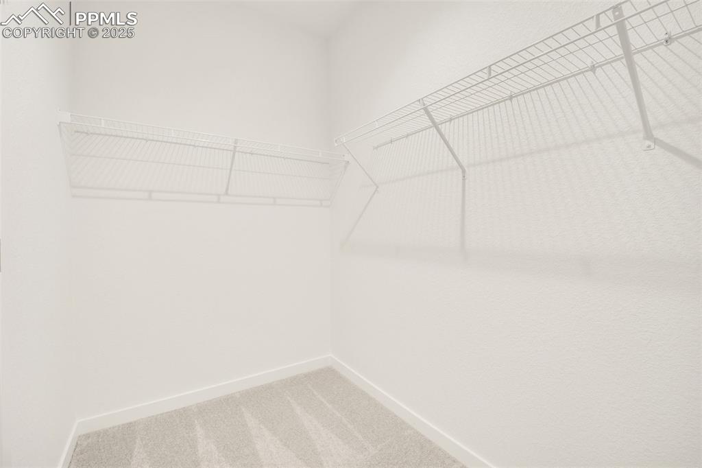 Image 35 of 35: Closet