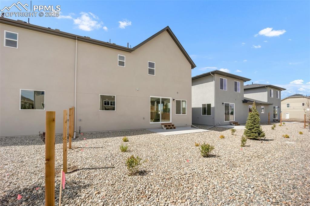 Image 5 of 35: Back of Structure