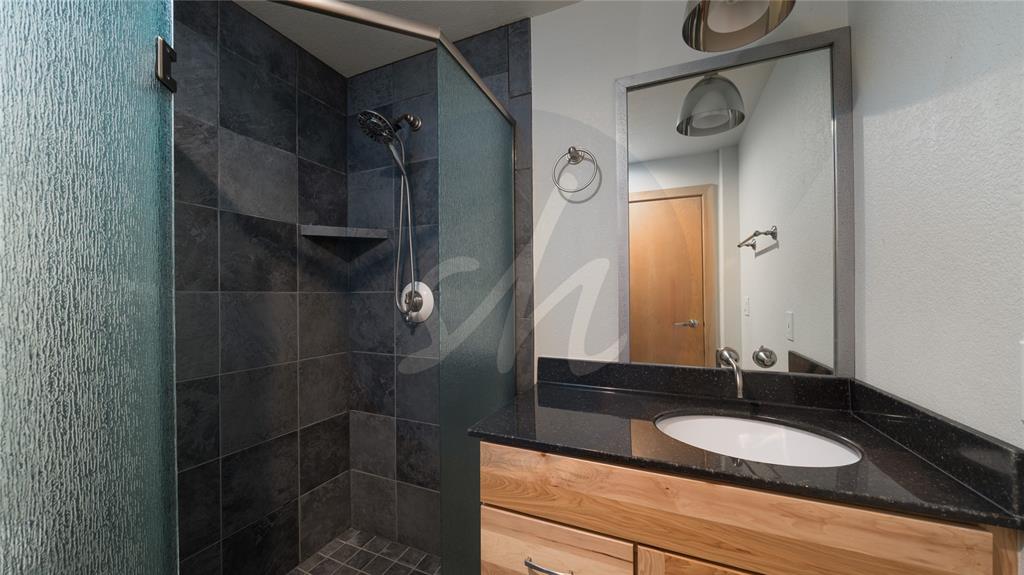 Image 12 of 26: Bathroom