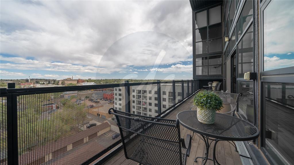Image 19 of 26: Balcony
