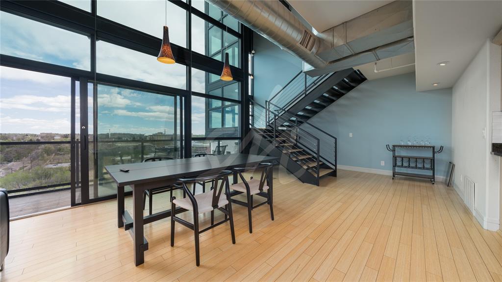 Image 2 of 26: Dining Area