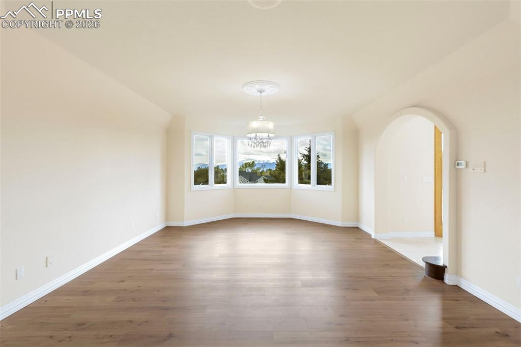 Image 11 of 50: Dining Room