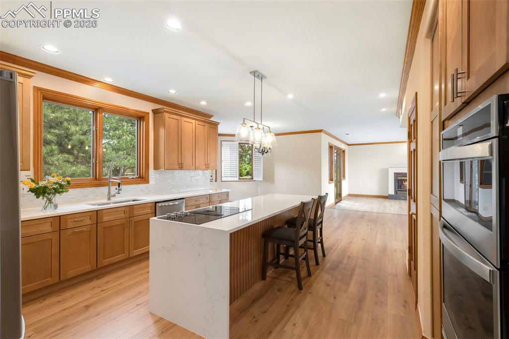 Image 14 of 50: Kitchen