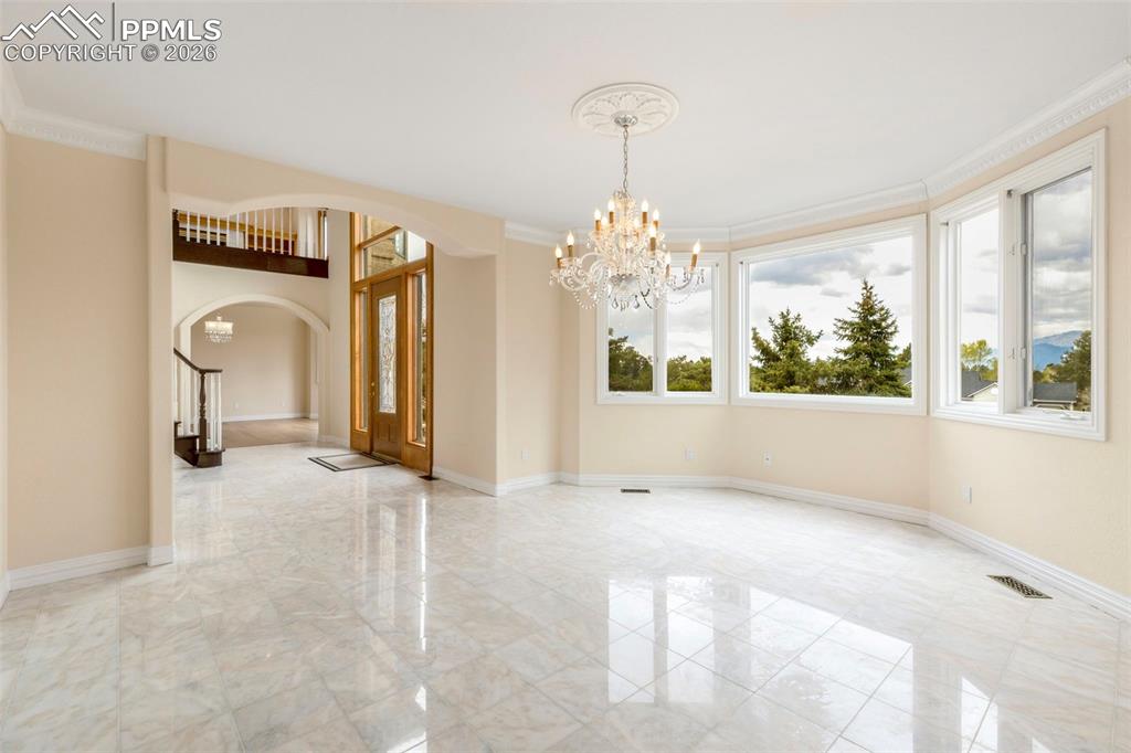 Image 9 of 50: Living Room