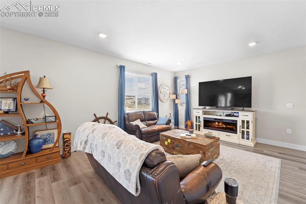 Image 11 of 28: Living Room