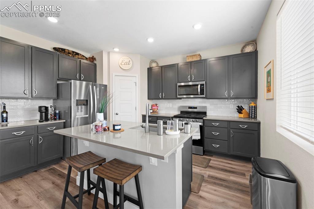 Image 13 of 28: Kitchen