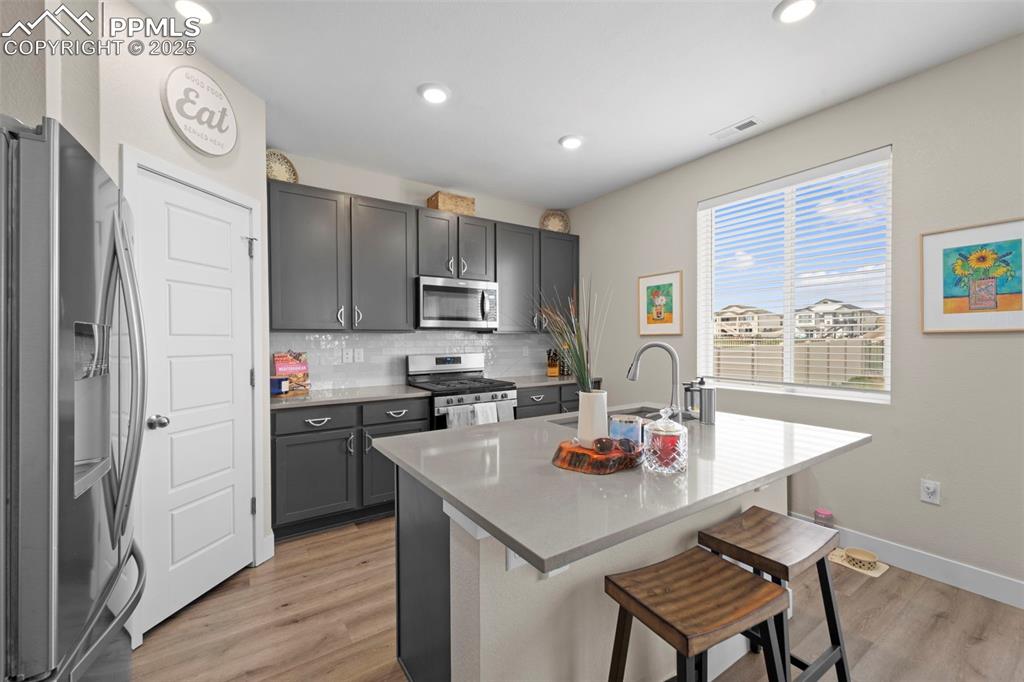 Image 14 of 28: Kitchen