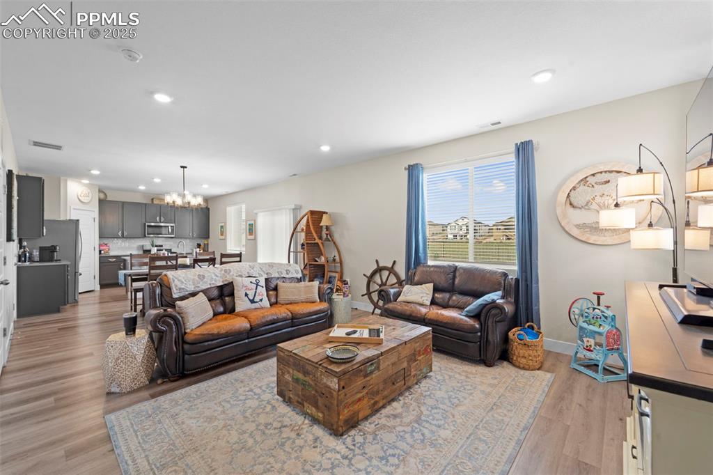 Image 19 of 28: Living Room