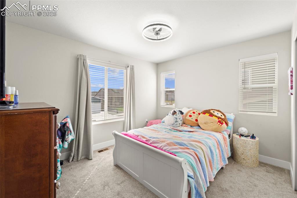Image 7 of 28: Bedroom