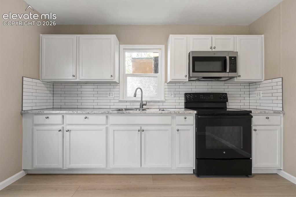Image 6 of 29: Kitchen