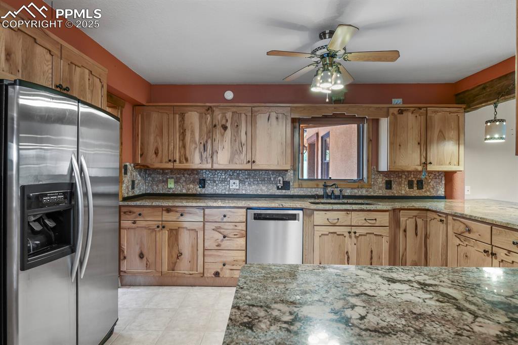 Image 11 of 48: Kitchen
