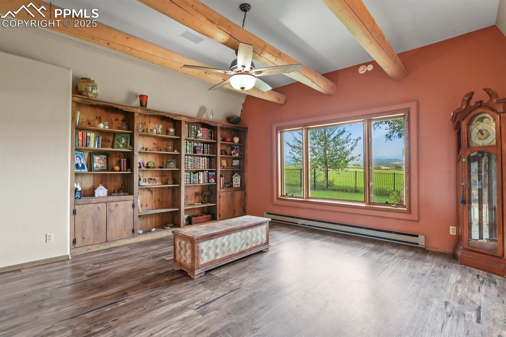 Image 16 of 48: Family Room