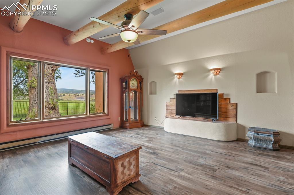 Image 17 of 48: Living Room