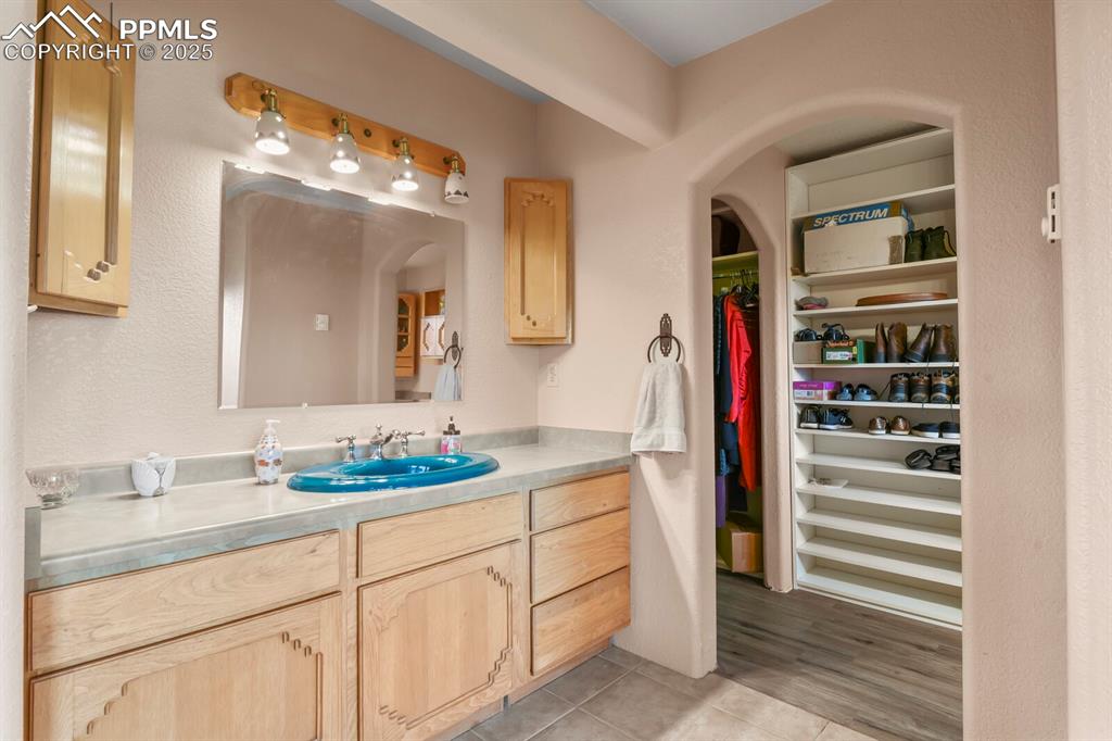 Image 21 of 48: Master Bathroom