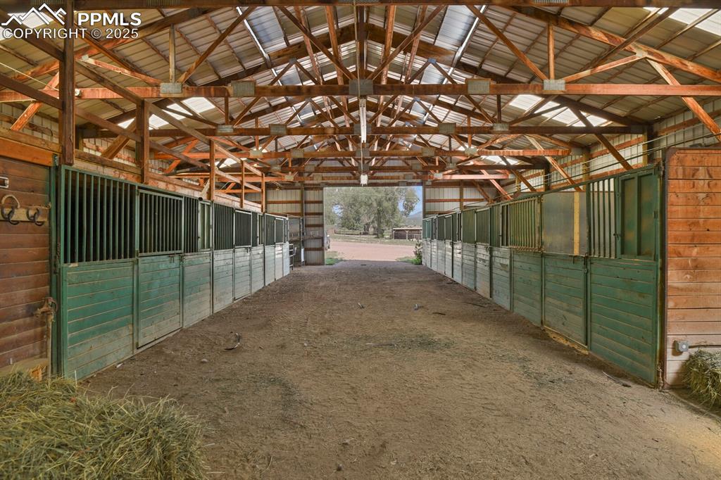 Image 34 of 48: Stable