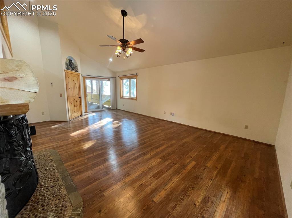 Image 14 of 42: Living Room