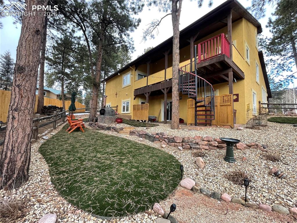 Image 38 of 42: Back of Structure