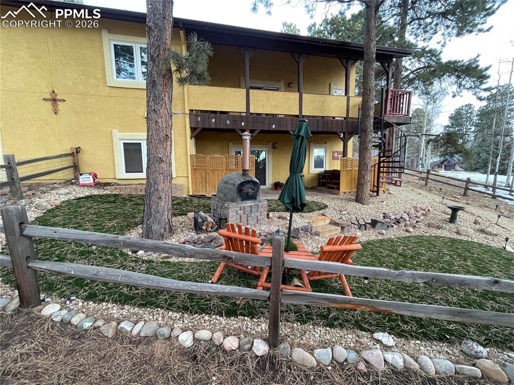 Image 39 of 42: Back of Structure