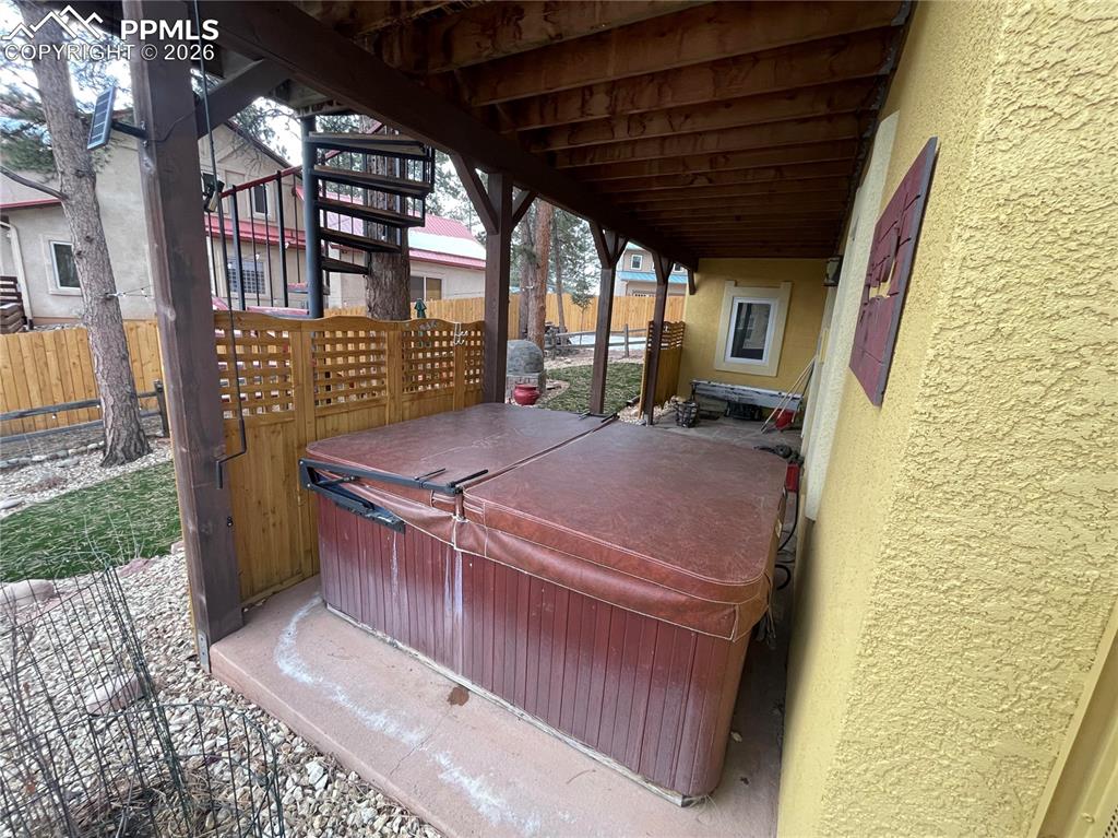 Image 40 of 42: Patio