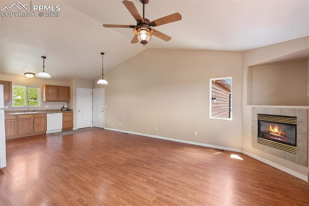 Image 10 of 44: Living Room