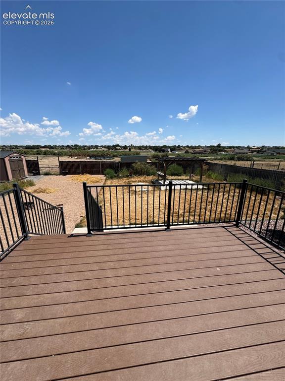 Image 32 of 33: Deck