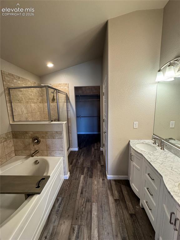 Image 8 of 33: Bathroom
