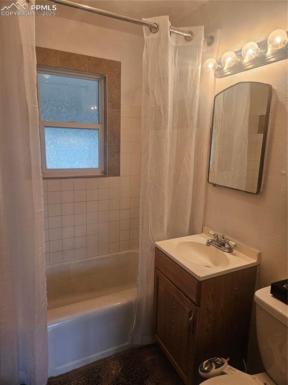 Image 6 of 7: Bathroom
