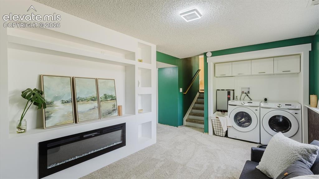 Image 16 of 36: Family Room
